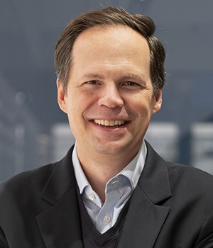 GRUPO ESSILOR LUXOTTICA - ponente CEO Hub de Retail Forum