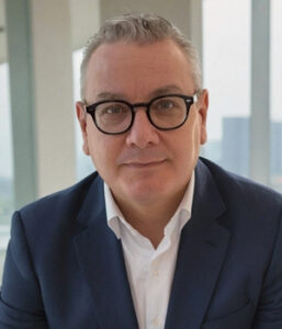 DOUGLAS - ponente CEO Hub de Retail Forum